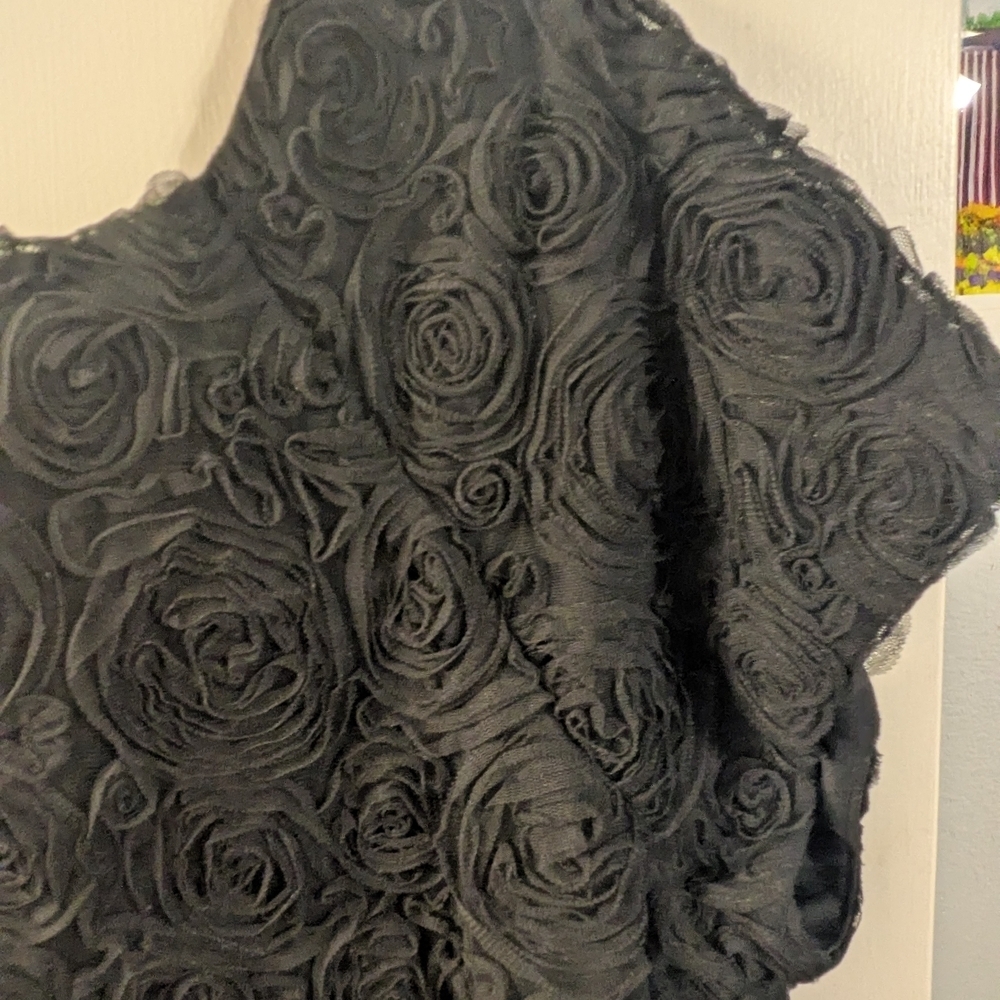 dressbarn Black Rose Patterned Blouse - Picture 3 of 5